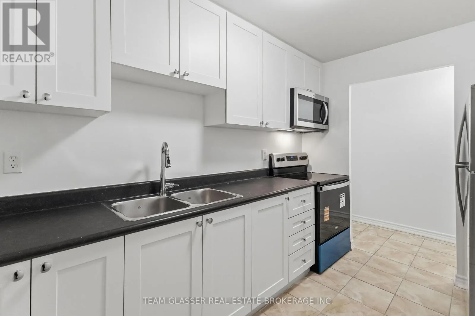 211 - 746 FANSHAWE PARK ROAD E #211