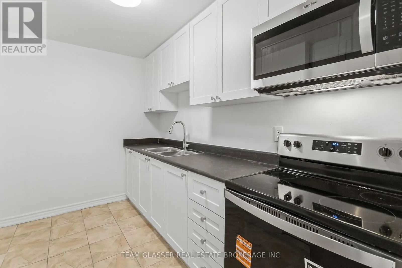 211 - 746 FANSHAWE PARK ROAD E #211
