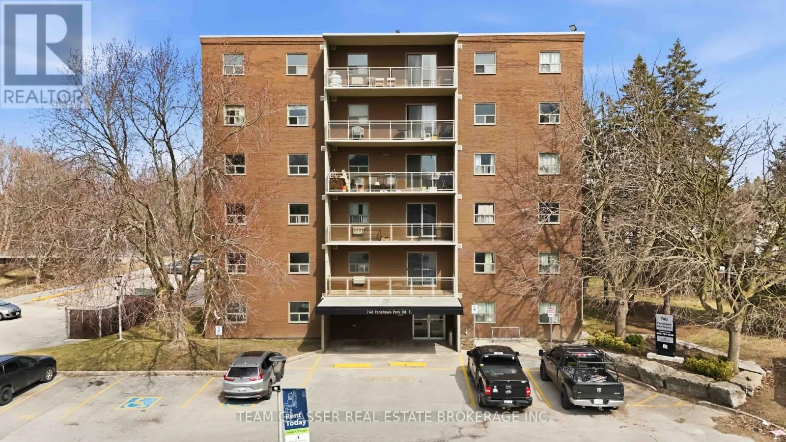 211 - 746 FANSHAWE PARK ROAD E #211