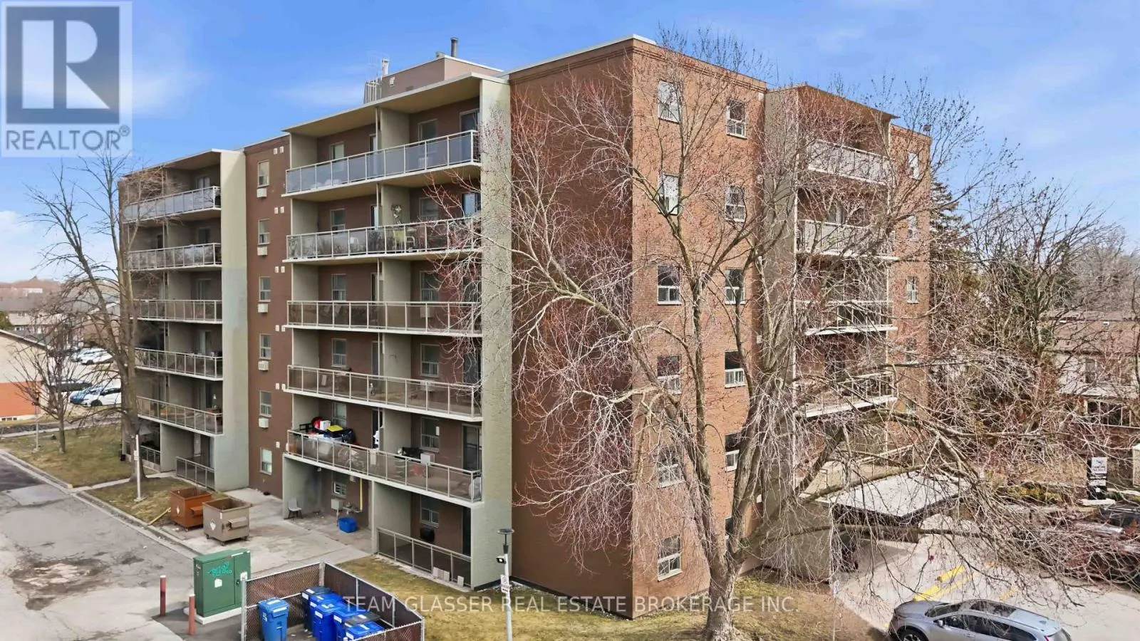 211 - 746 FANSHAWE PARK ROAD E #211