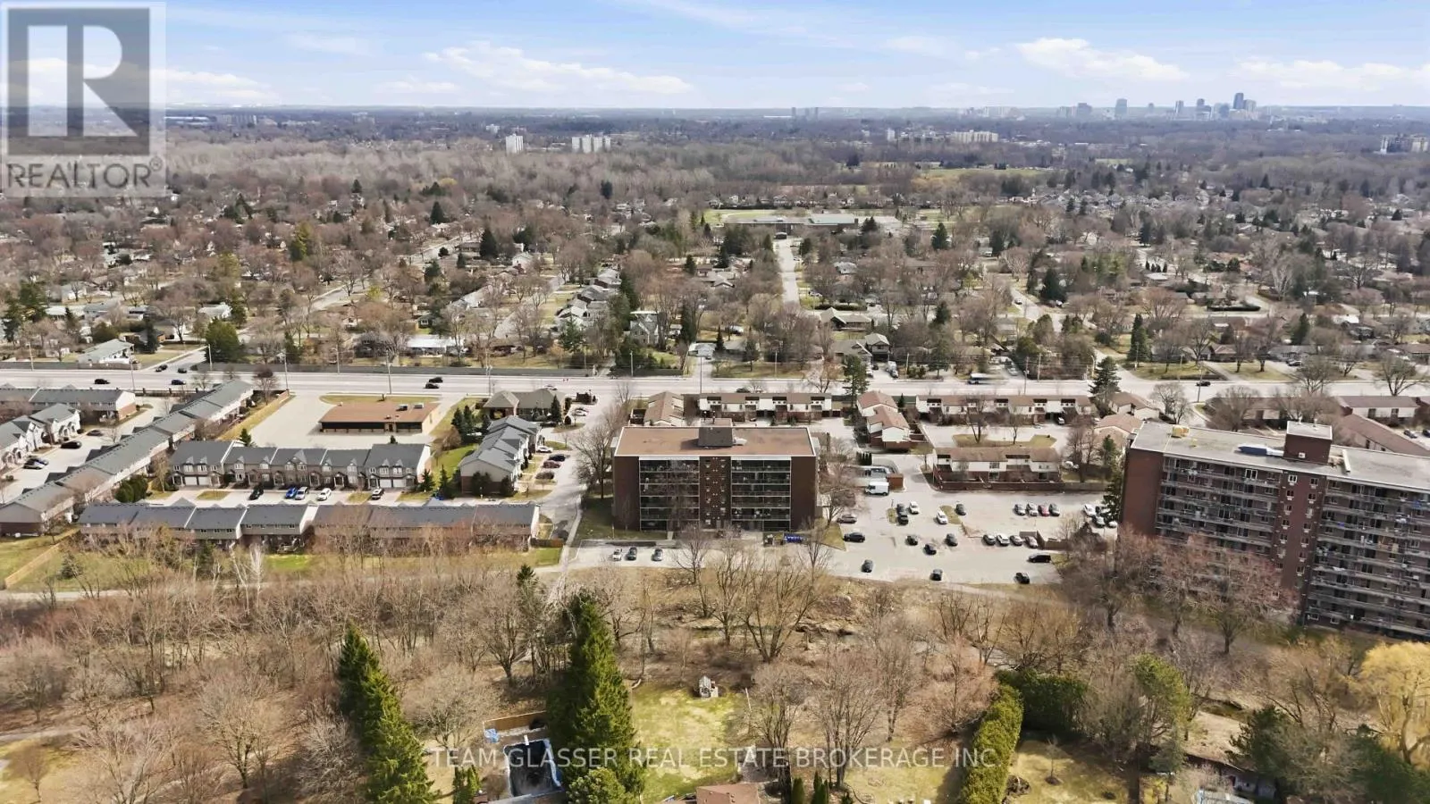 211 - 746 FANSHAWE PARK ROAD E #211