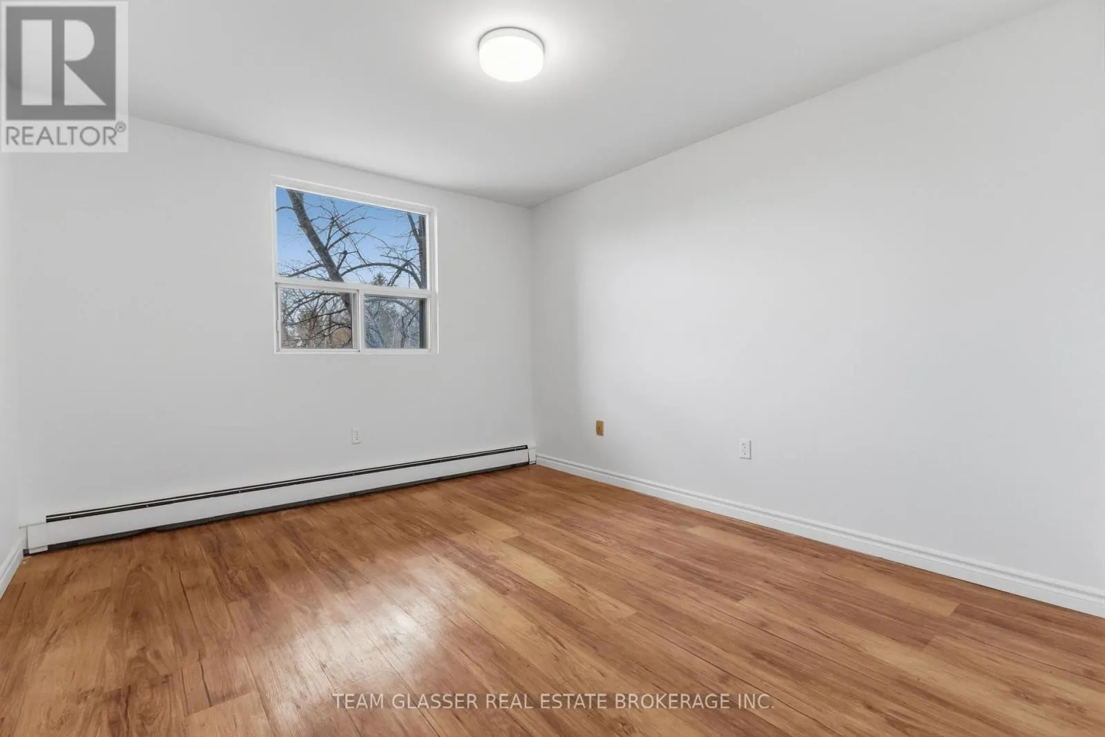 211 - 746 FANSHAWE PARK ROAD E #211