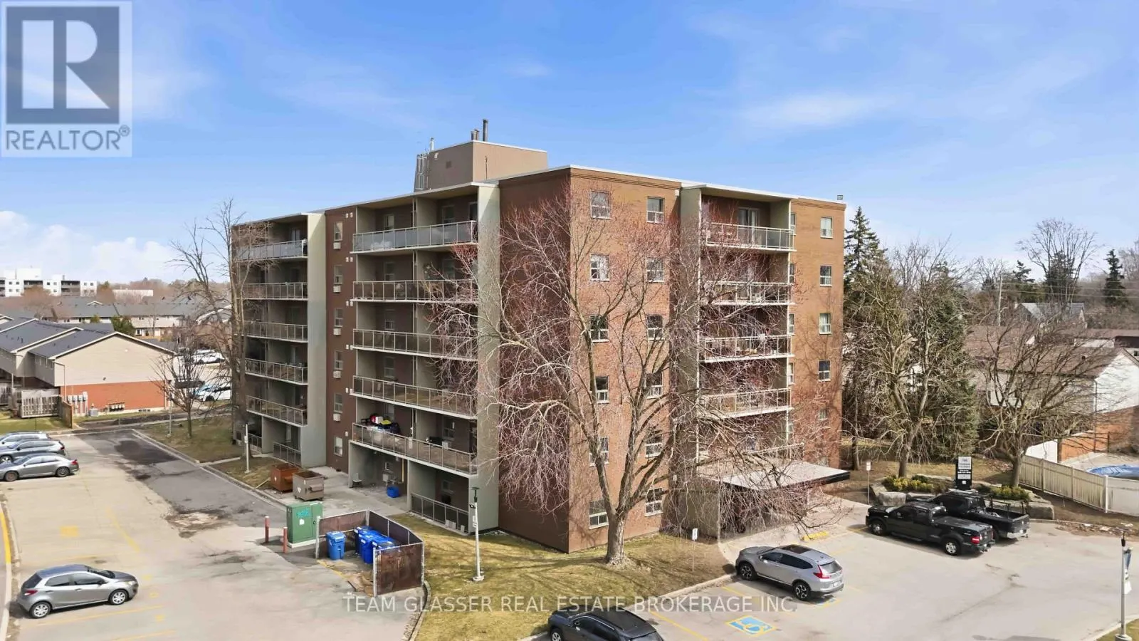 211 - 746 FANSHAWE PARK ROAD E #211