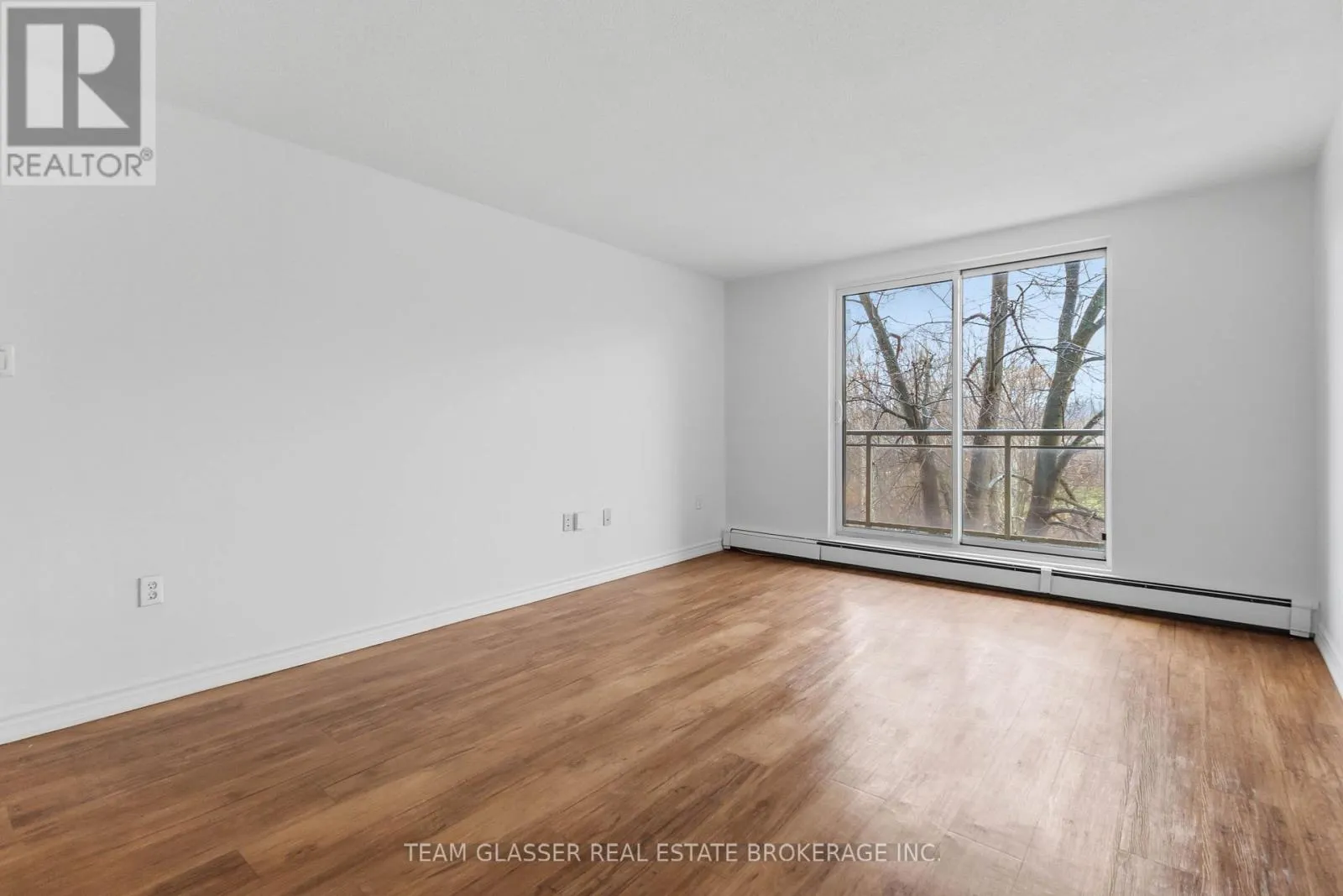 211 - 746 FANSHAWE PARK ROAD E #211