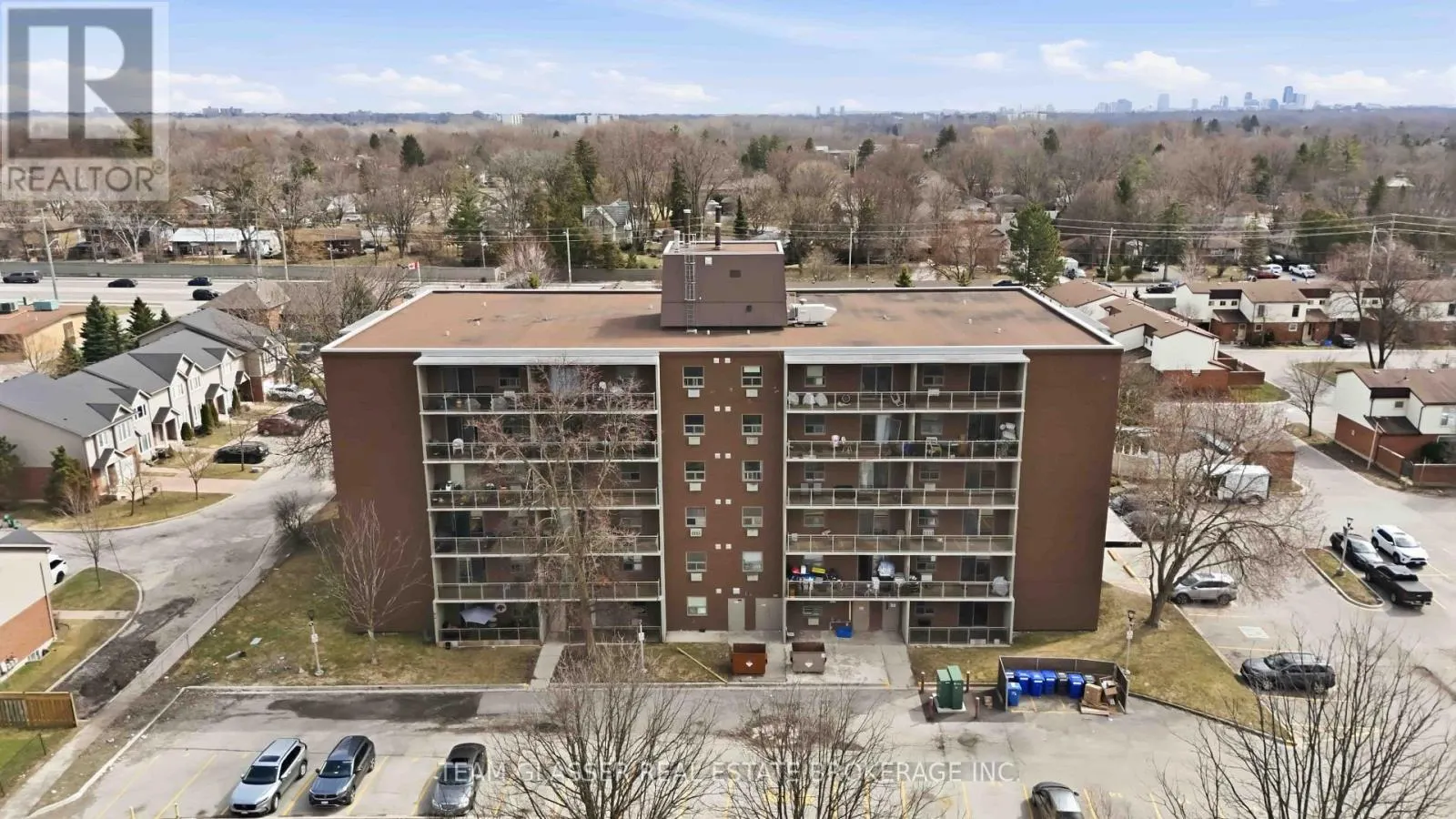 211 - 746 FANSHAWE PARK ROAD E #211