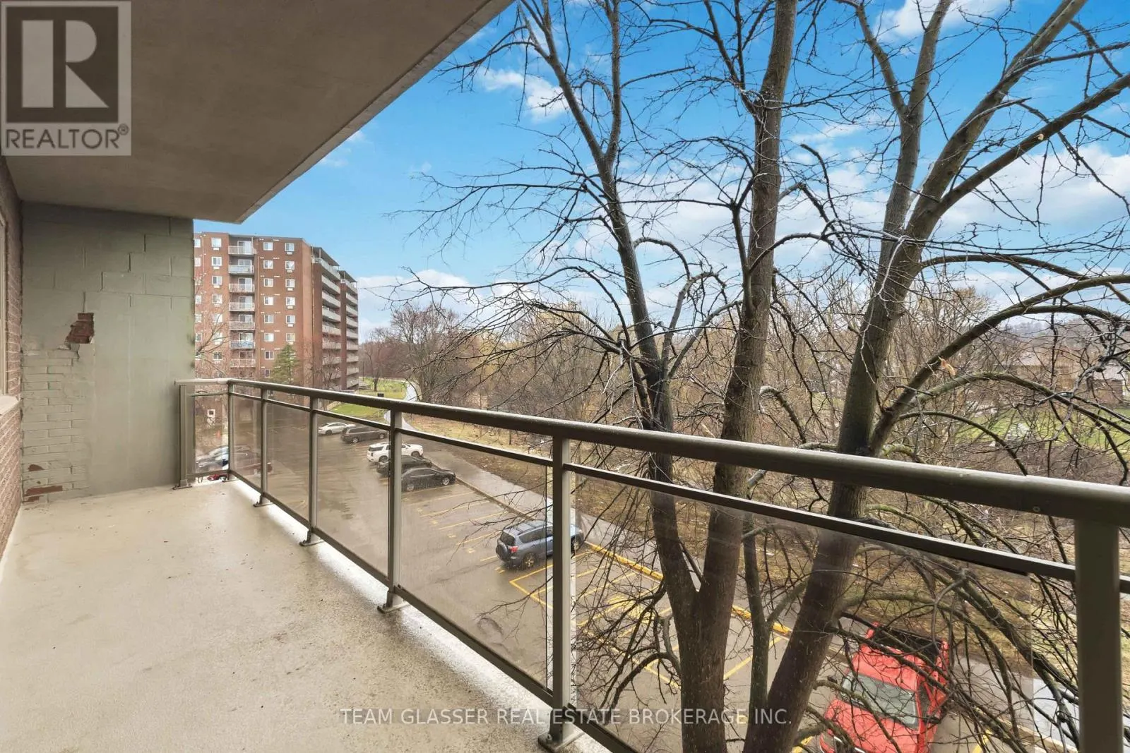 211 - 746 FANSHAWE PARK ROAD E #211