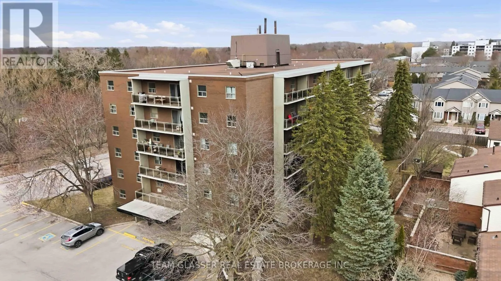 211 - 746 FANSHAWE PARK ROAD E #211