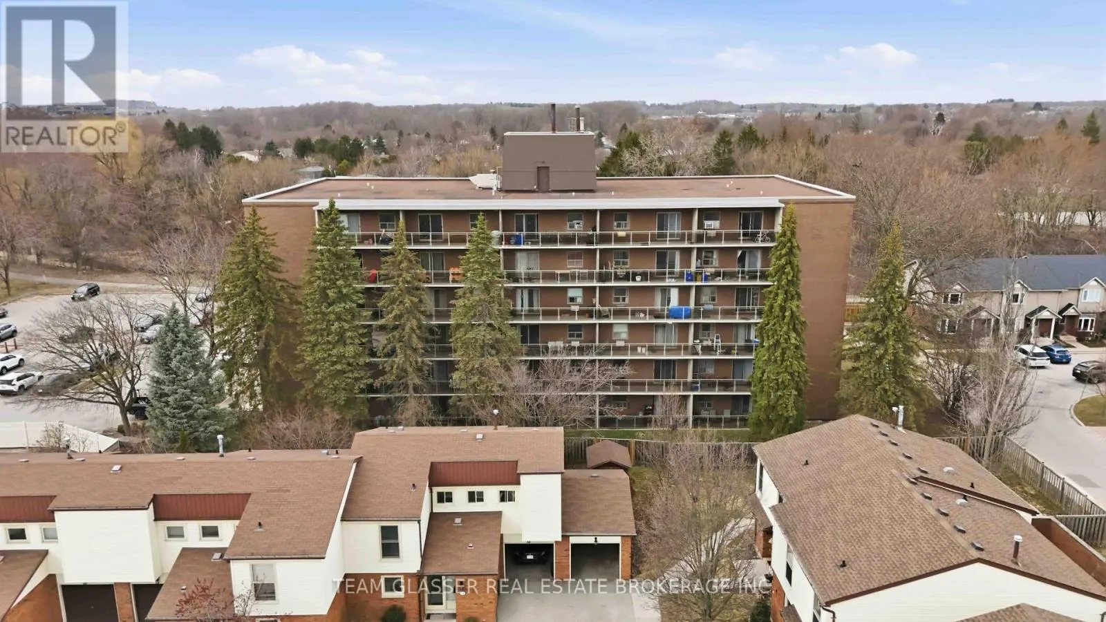 211 - 746 FANSHAWE PARK ROAD E #211
