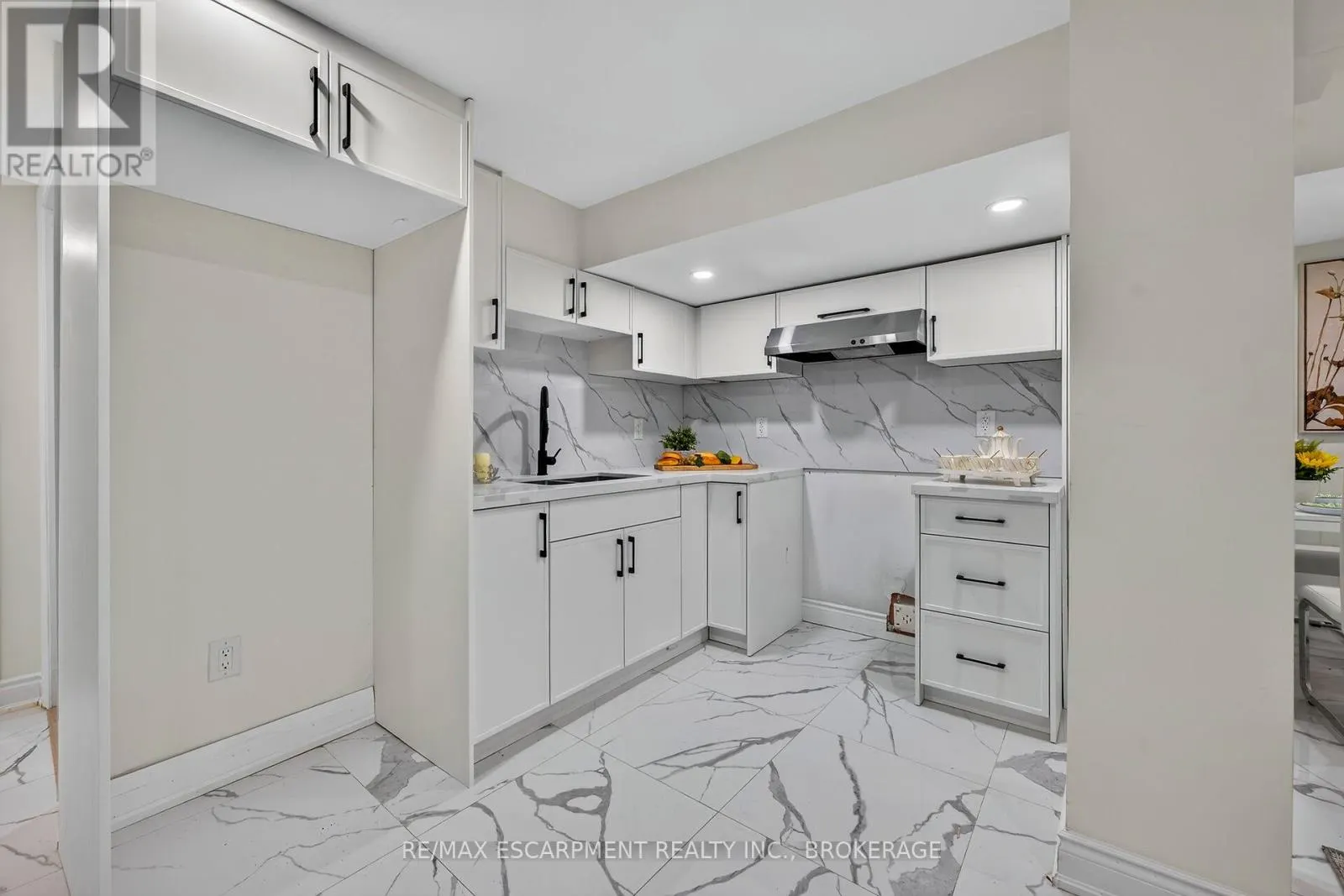 5662 MORDEN DRIVE