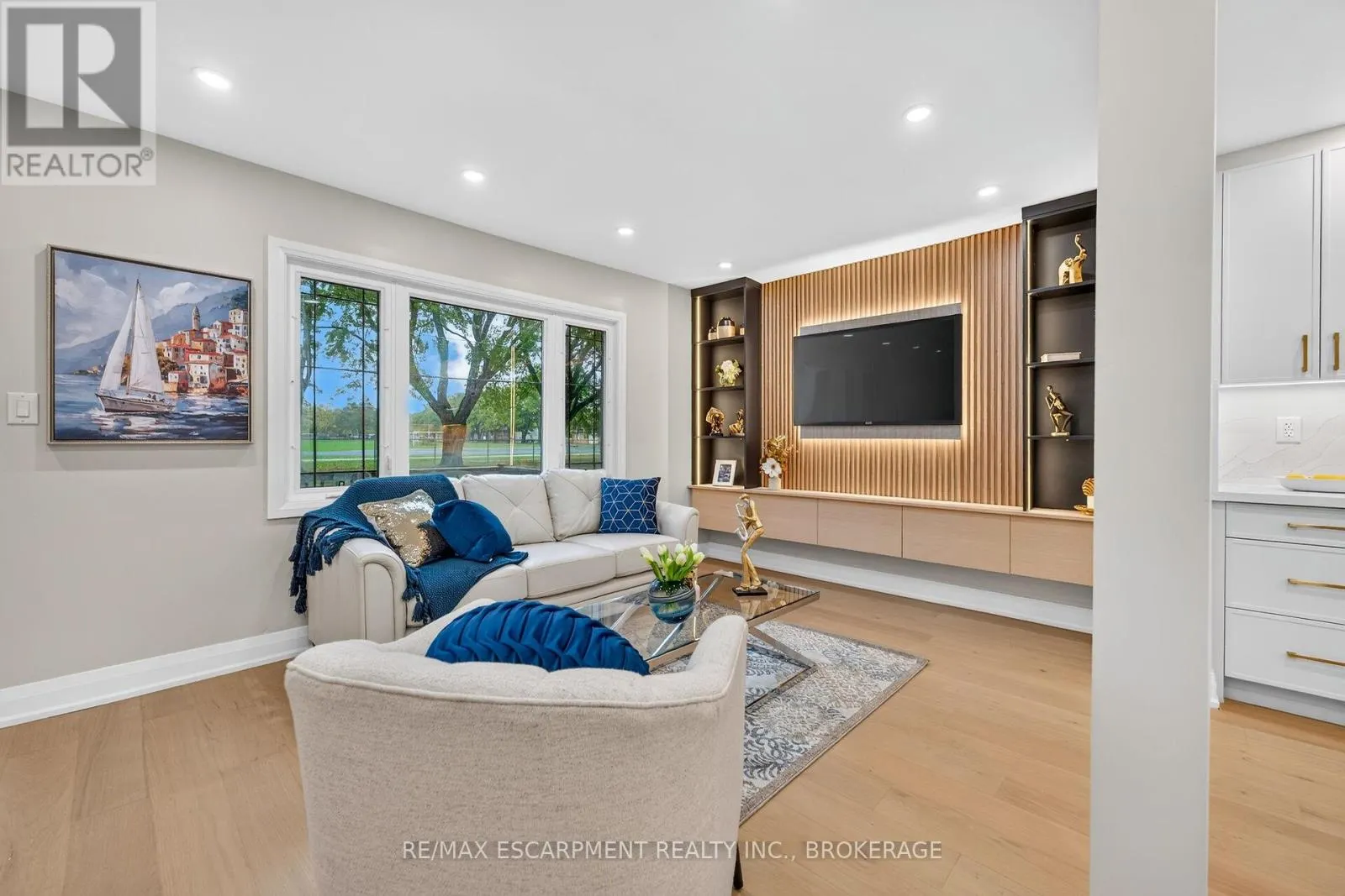 5662 MORDEN DRIVE