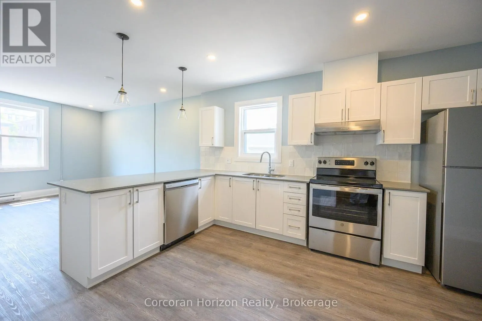571-575 KING STREET E