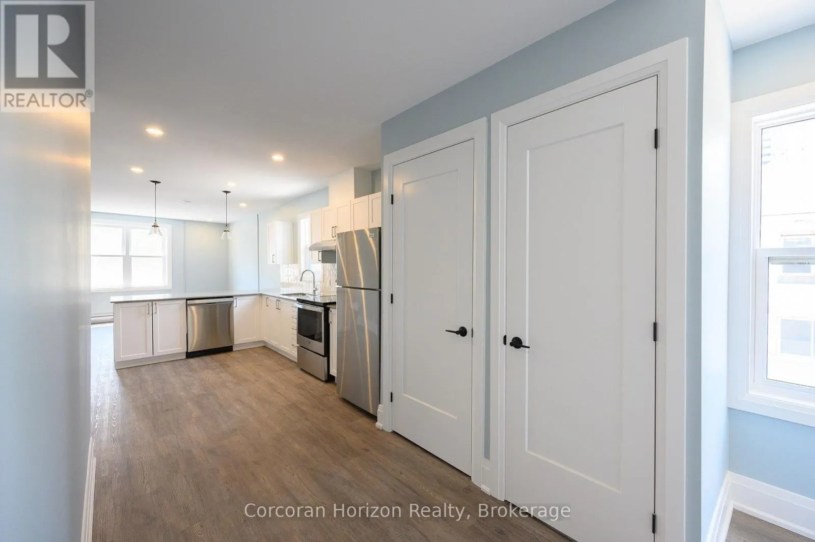 571-575 KING STREET E