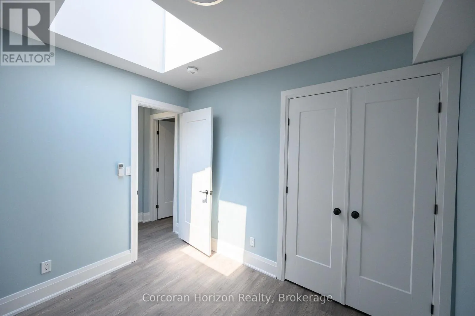 571-575 KING STREET E