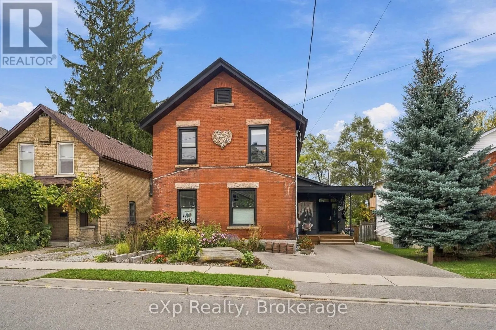 B - 34 DUKE STREET #B