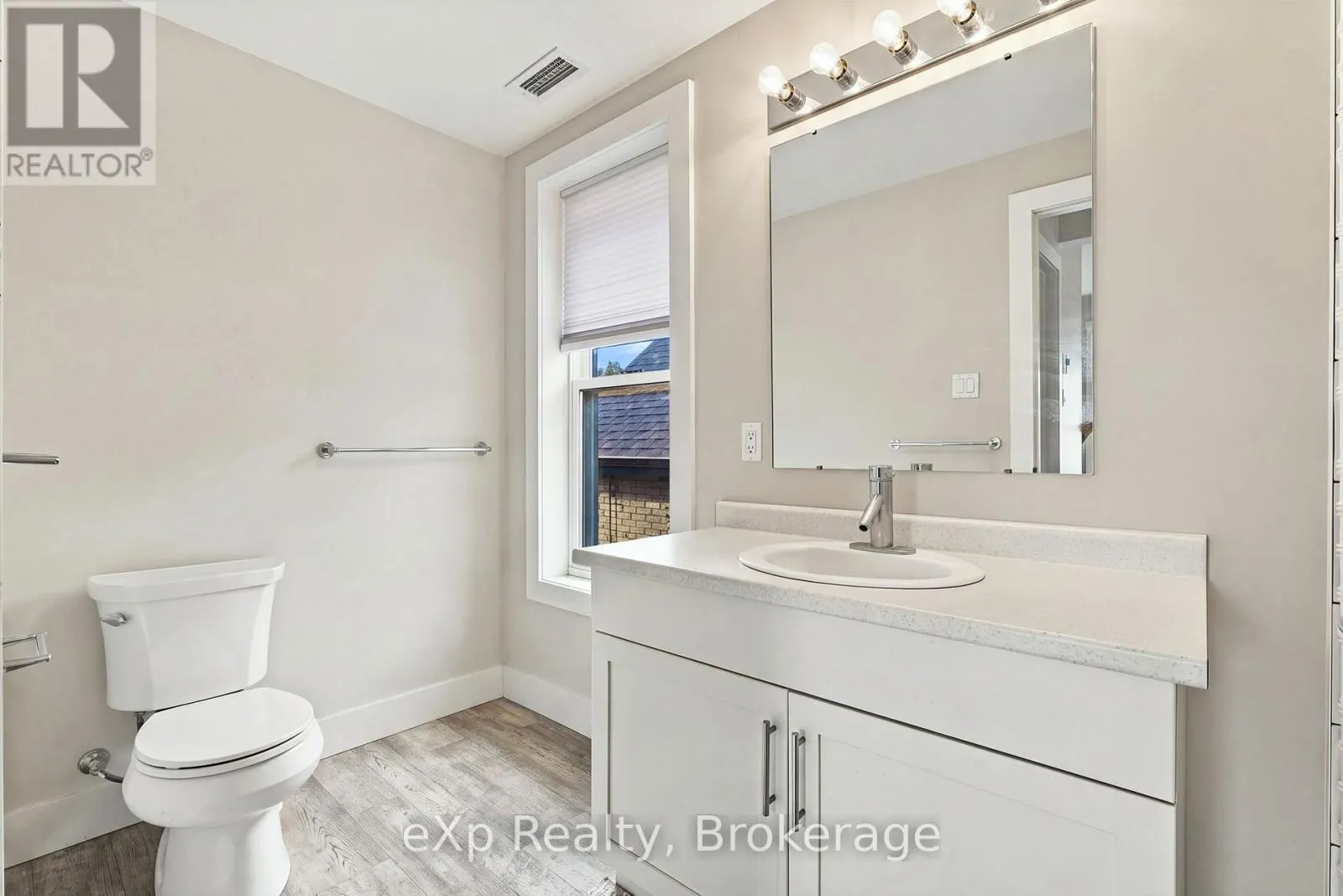 B - 34 DUKE STREET #B