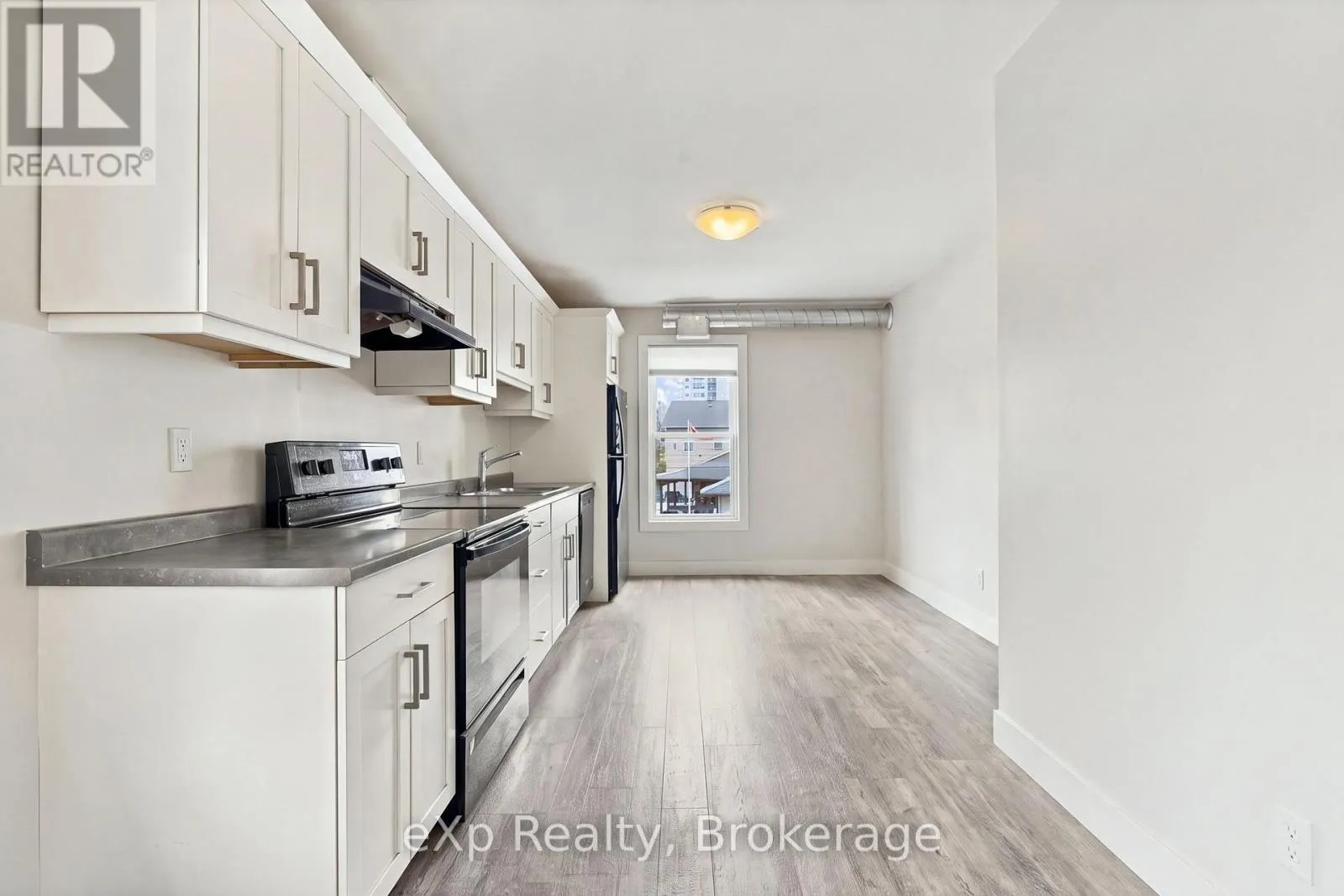 B - 34 DUKE STREET #B