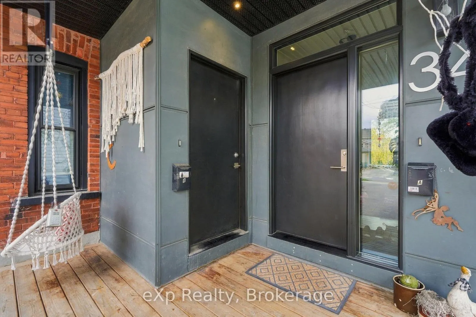 B - 34 DUKE STREET #B