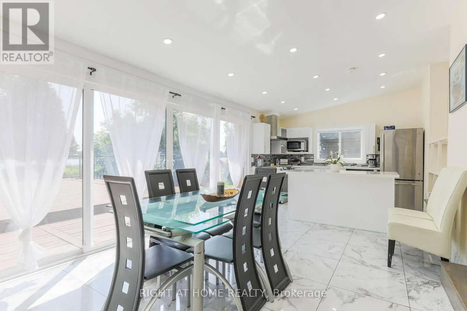 21 SHIRLEY ANNE DRIVE S