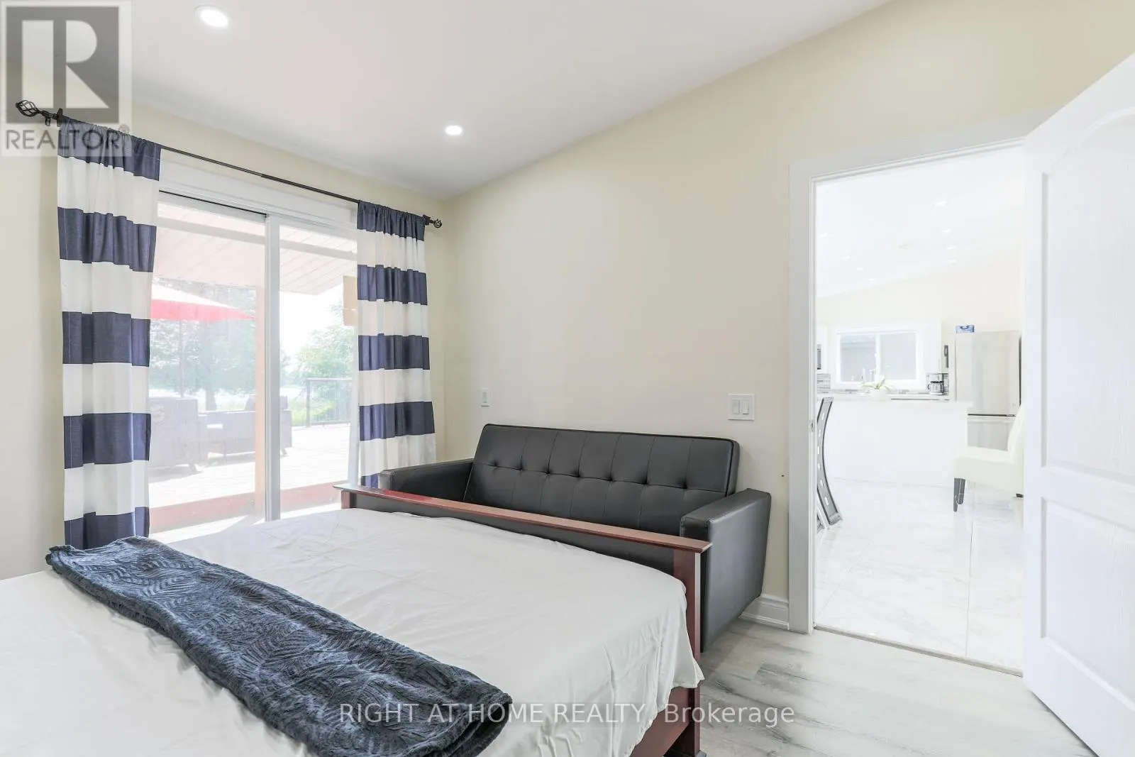 21 SHIRLEY ANNE DRIVE S
