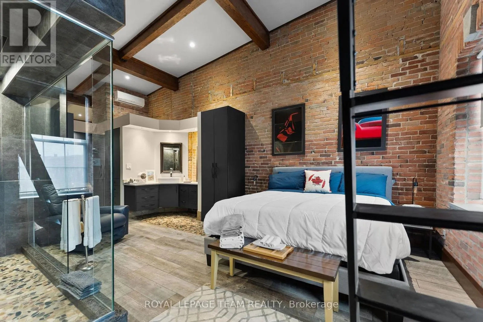 26 ELGIN STREET W
