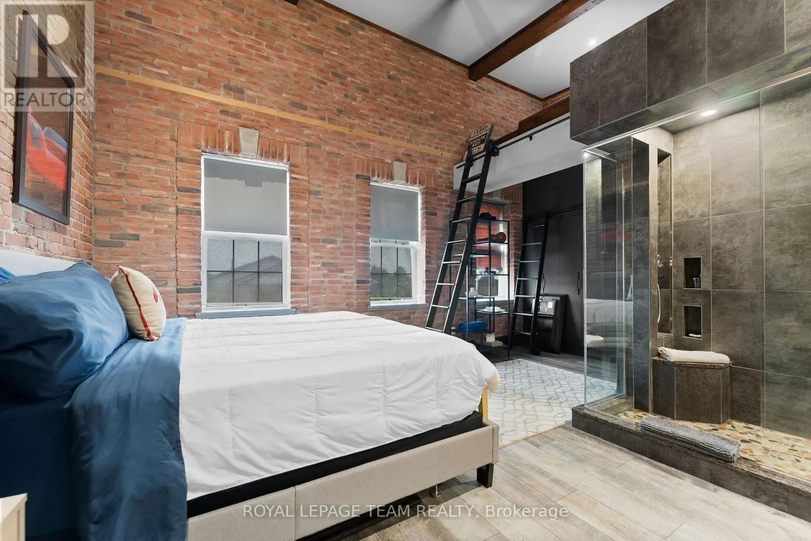 26 ELGIN STREET W