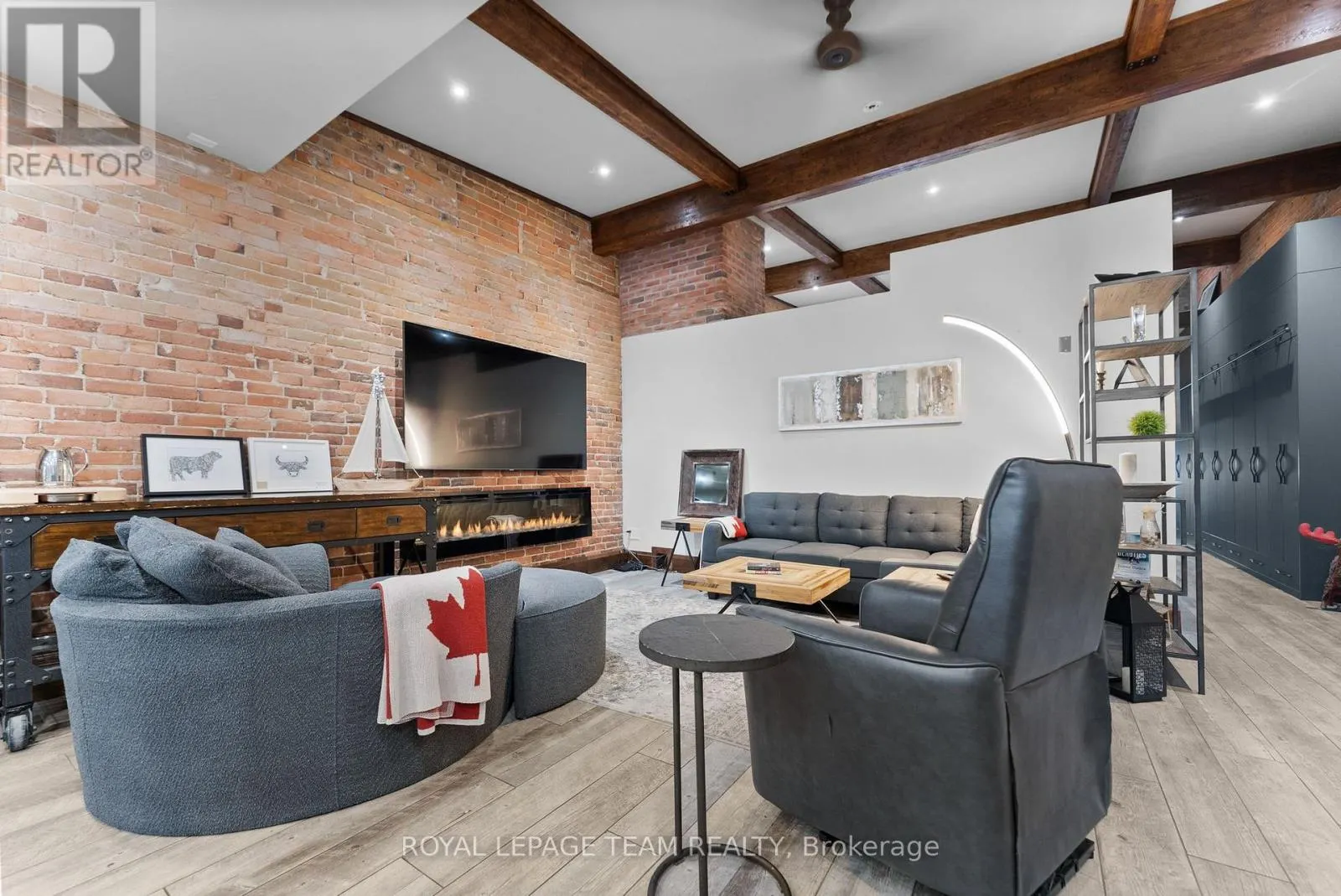 26 ELGIN STREET W