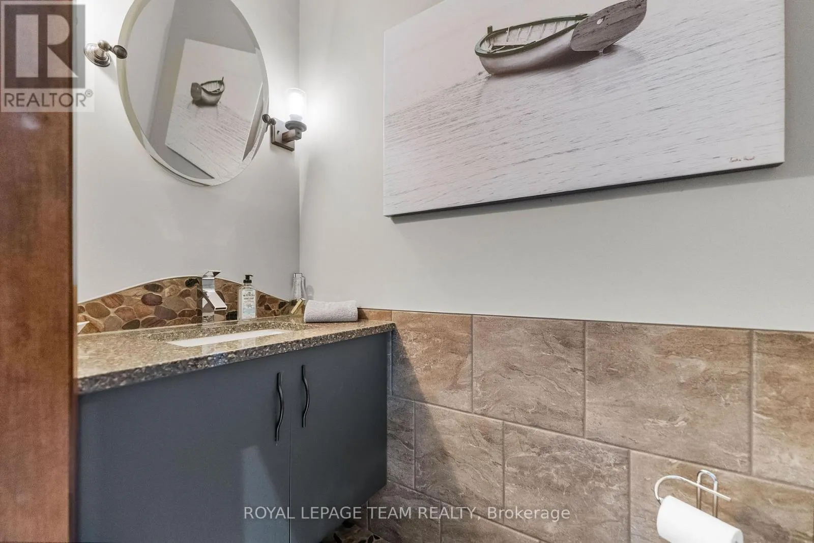 26 ELGIN STREET W