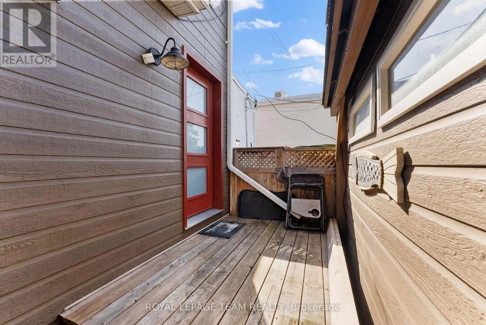 26 ELGIN STREET W