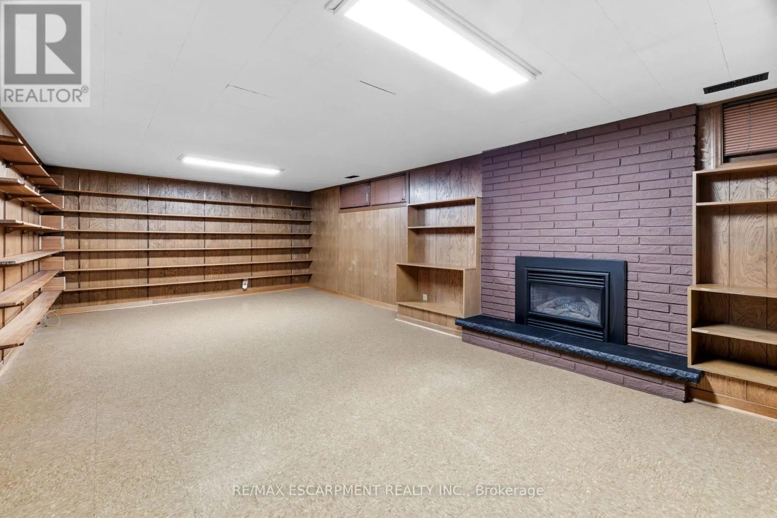 99 RUNNYMEDE CRESCENT