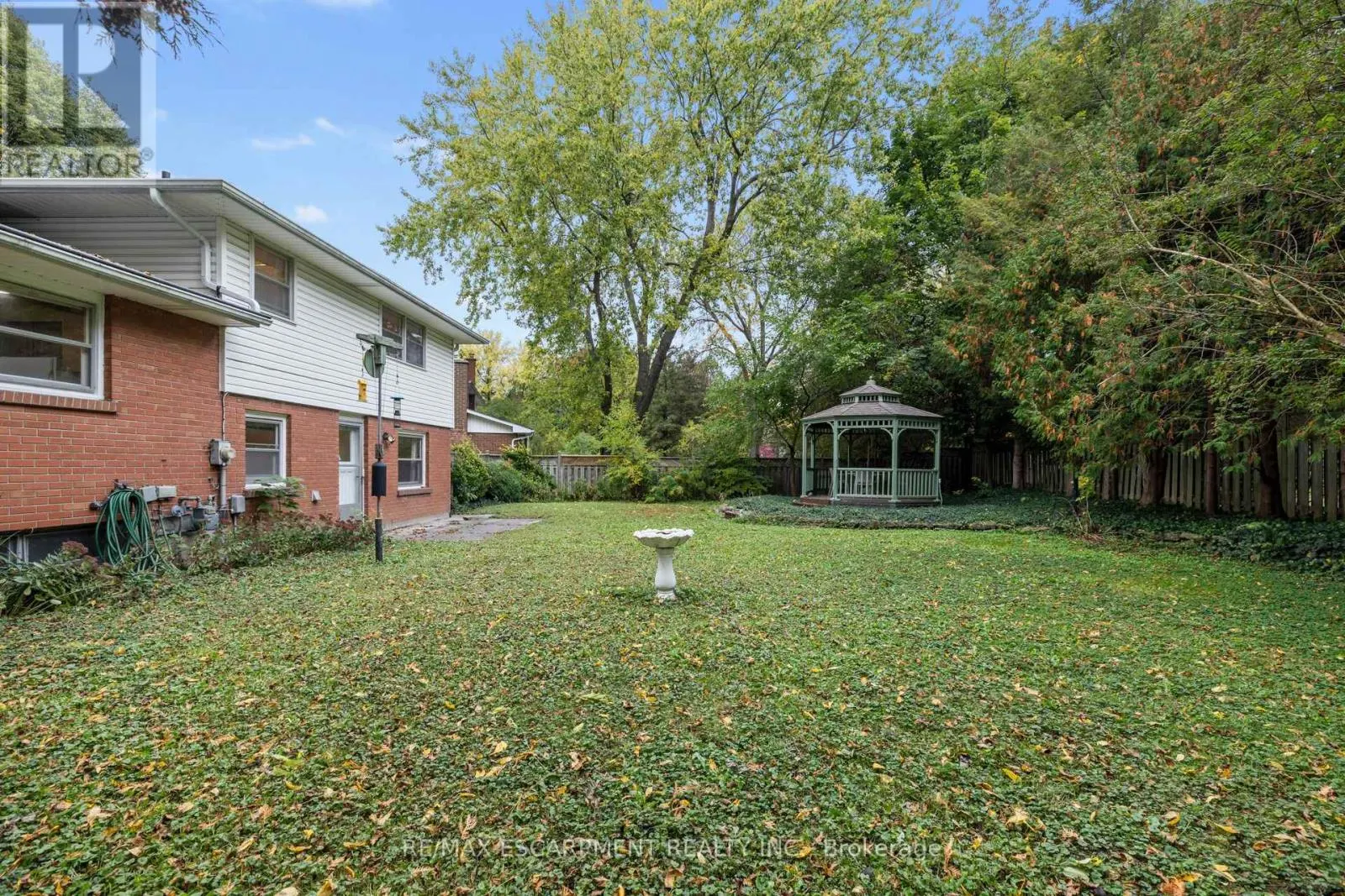 99 RUNNYMEDE CRESCENT