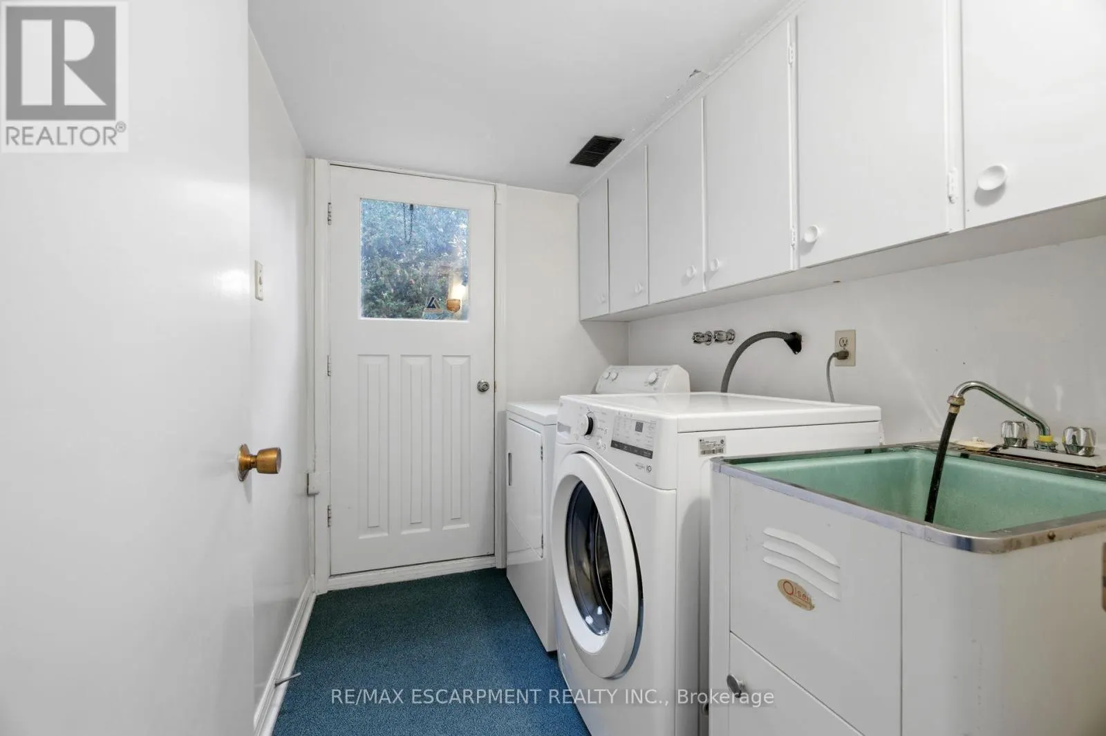 99 RUNNYMEDE CRESCENT