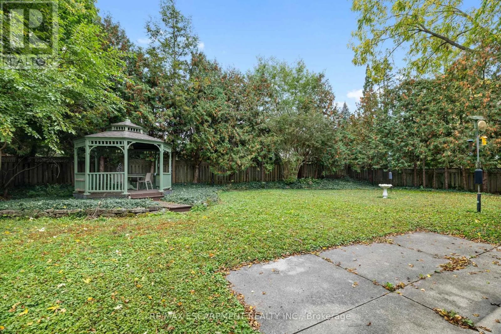 99 RUNNYMEDE CRESCENT