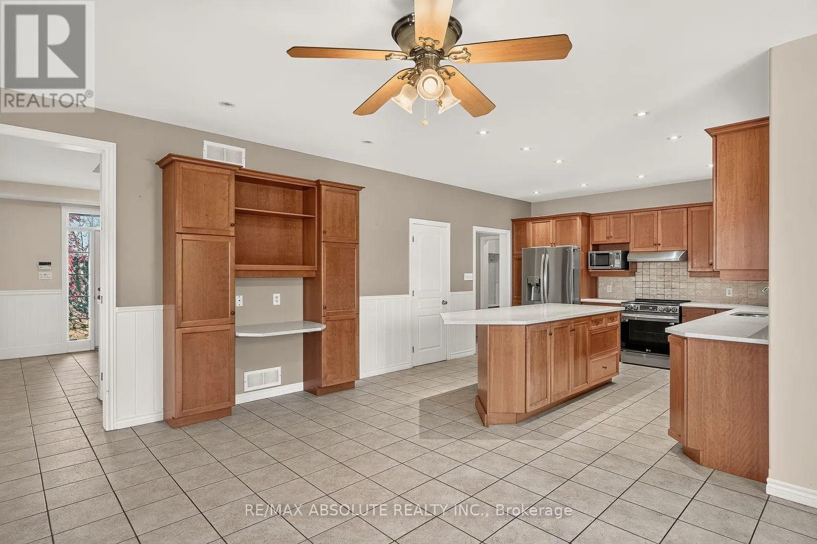 7001 FLEWELLYN ROAD
