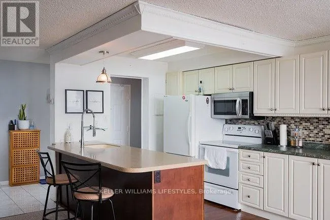 905 - 363 COLBORNE STREET #905