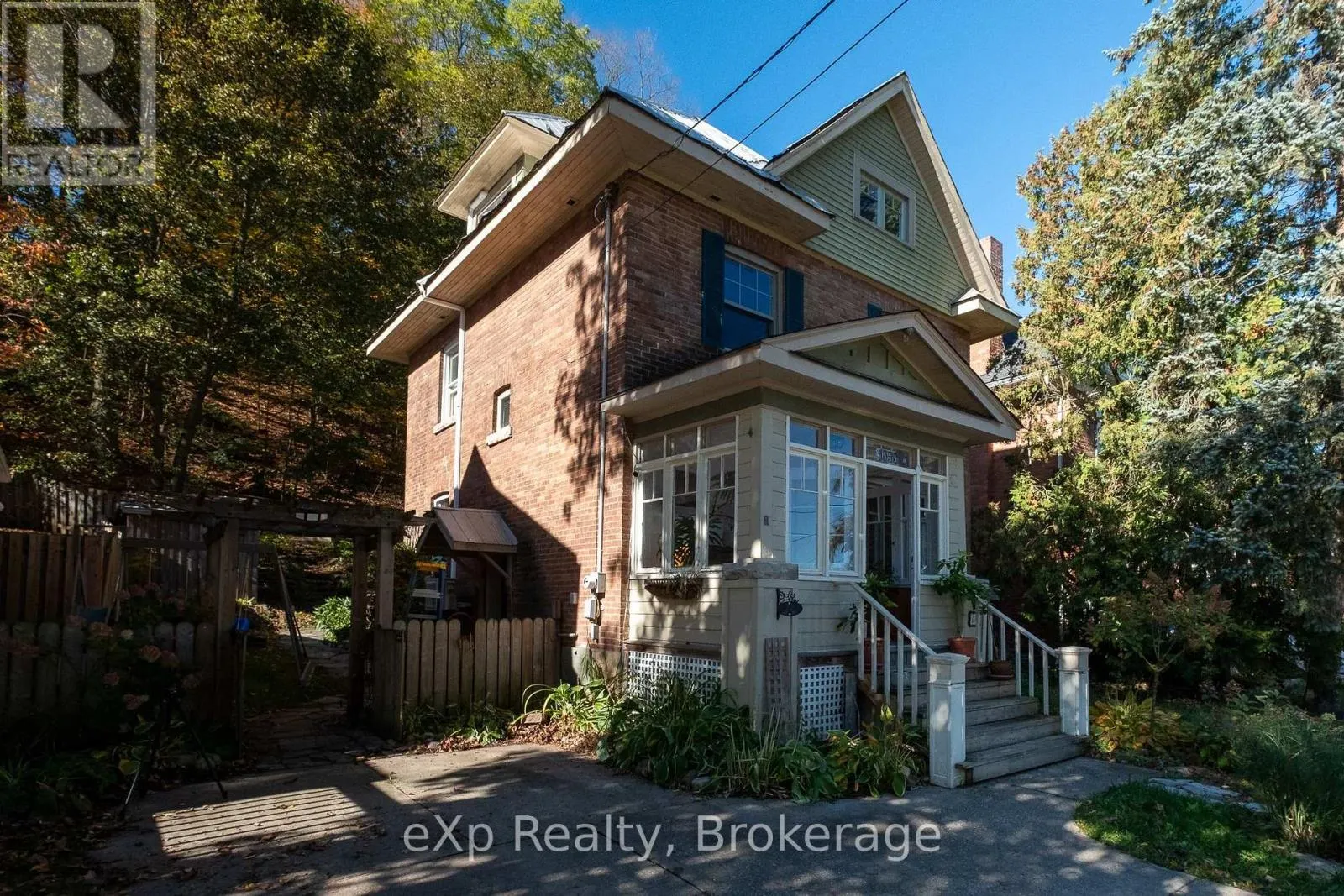 1090 4TH AVENUE A W