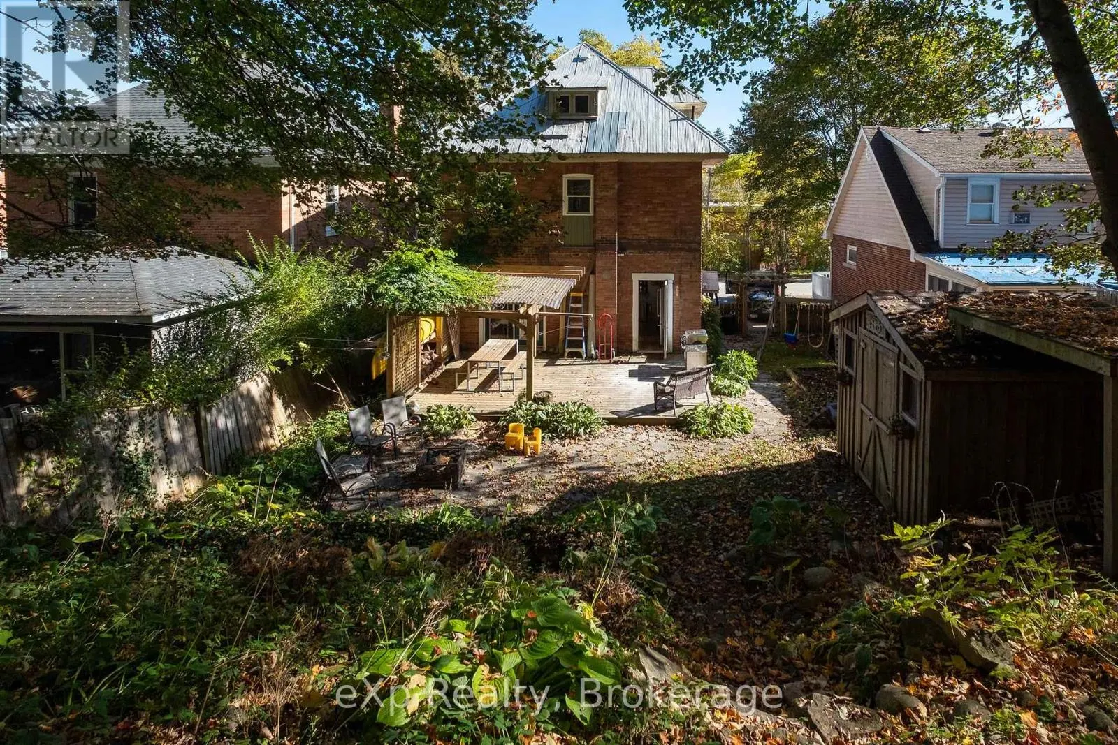 1090 4TH AVENUE A W