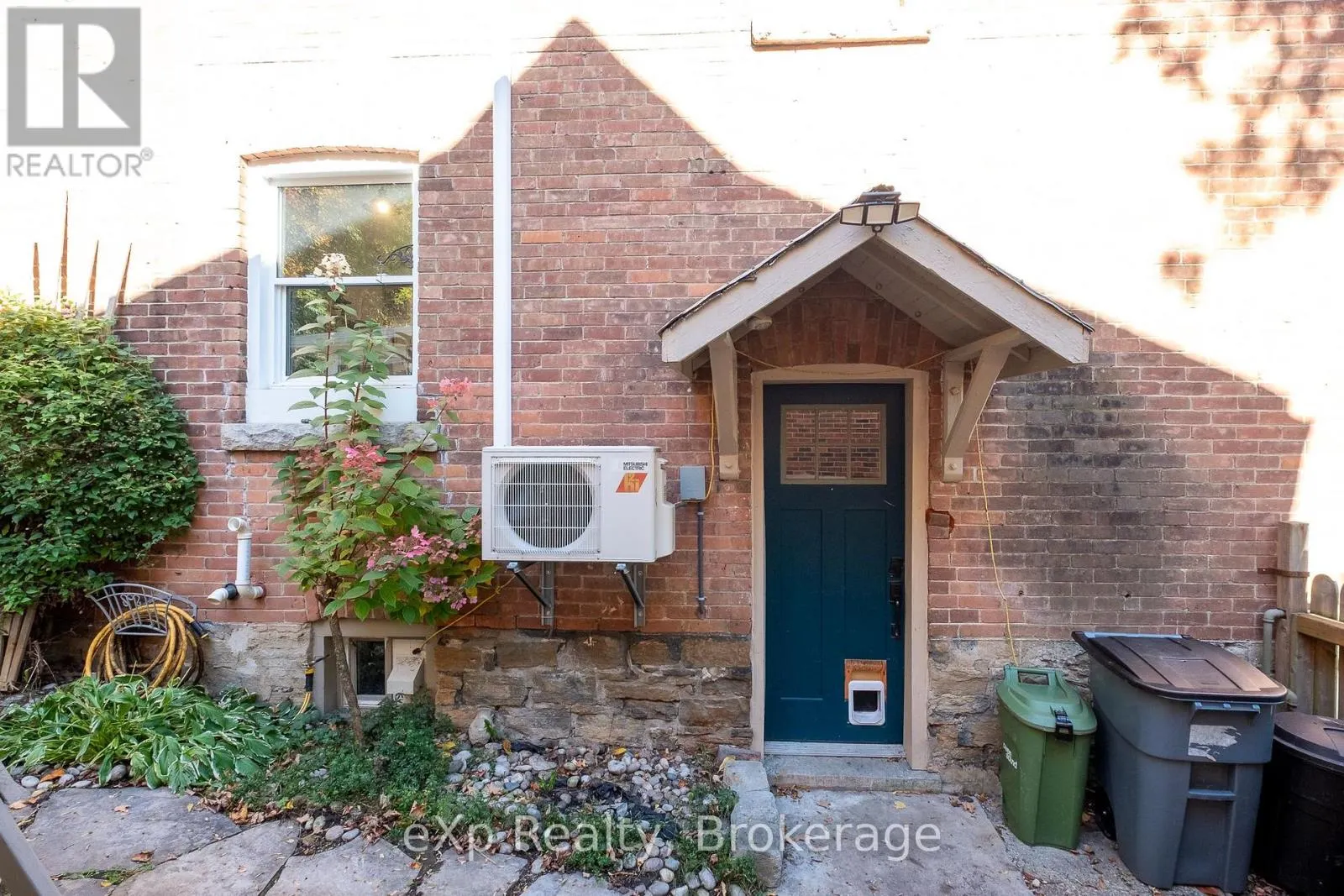 1090 4TH AVENUE A W
