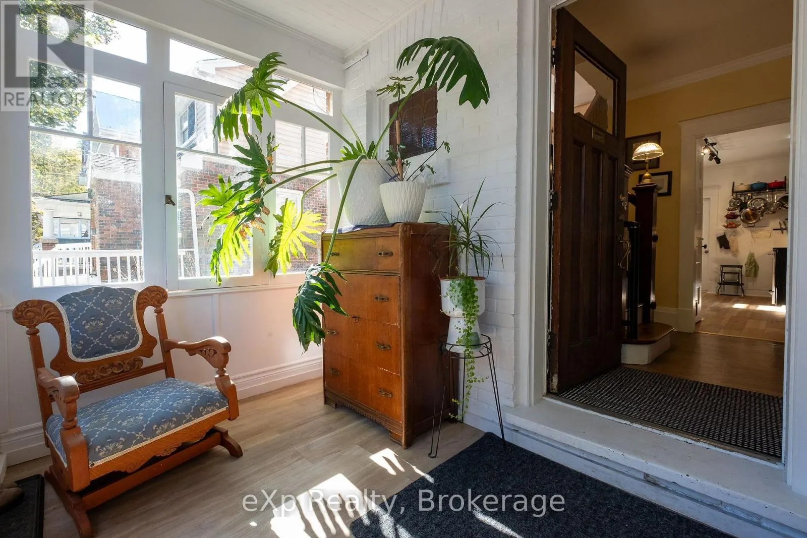 1090 4TH AVENUE A W