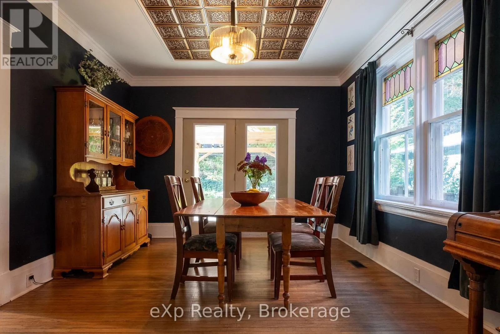 1090 4TH AVENUE A W