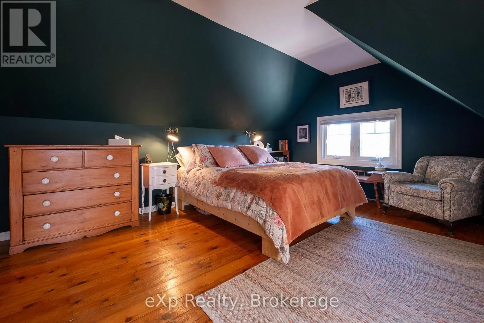 1090 4TH AVENUE A W