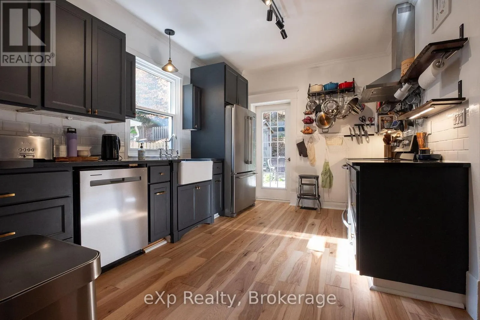 1090 4TH AVENUE A W