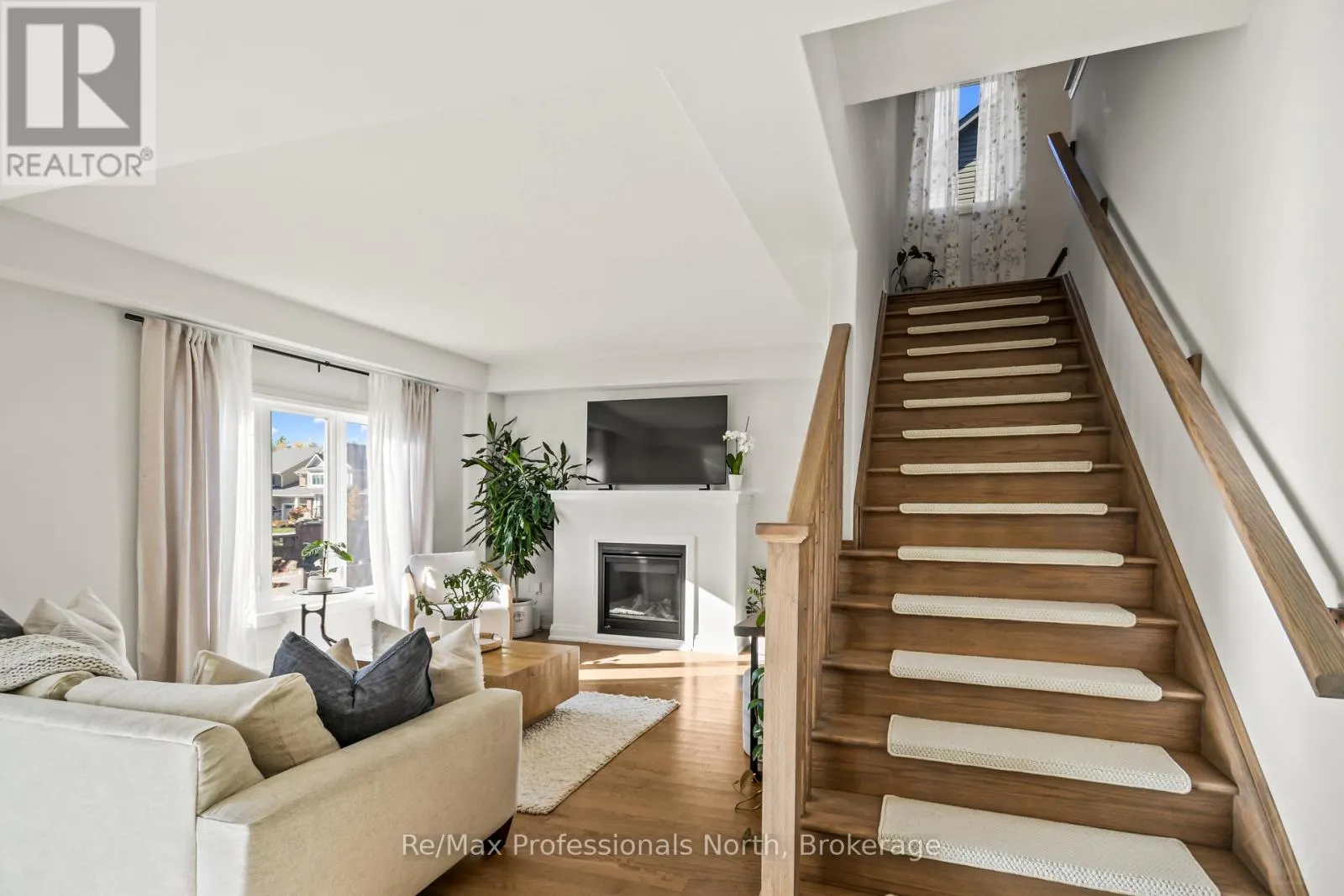 35 WOODSTREAM DRIVE