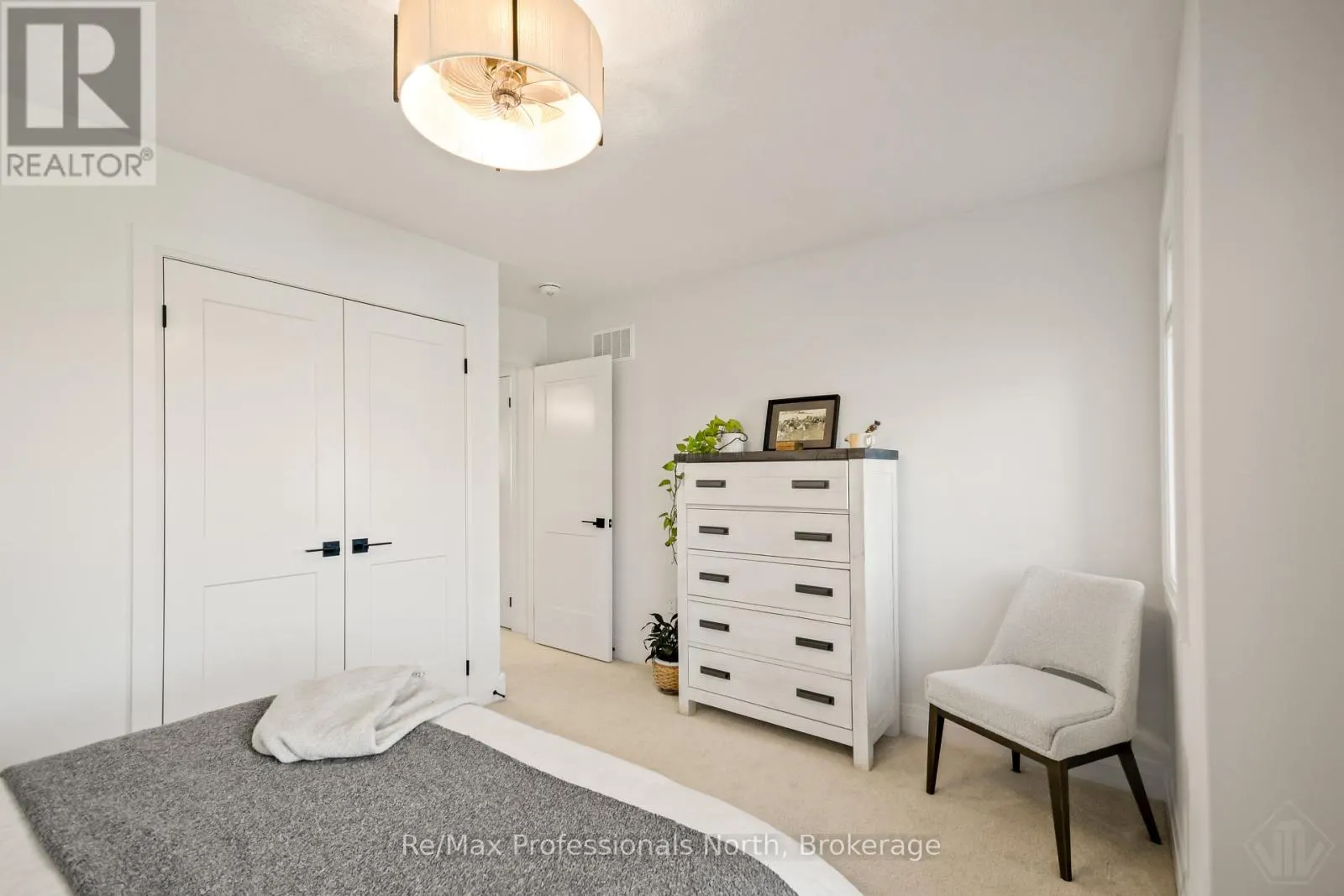 35 WOODSTREAM DRIVE