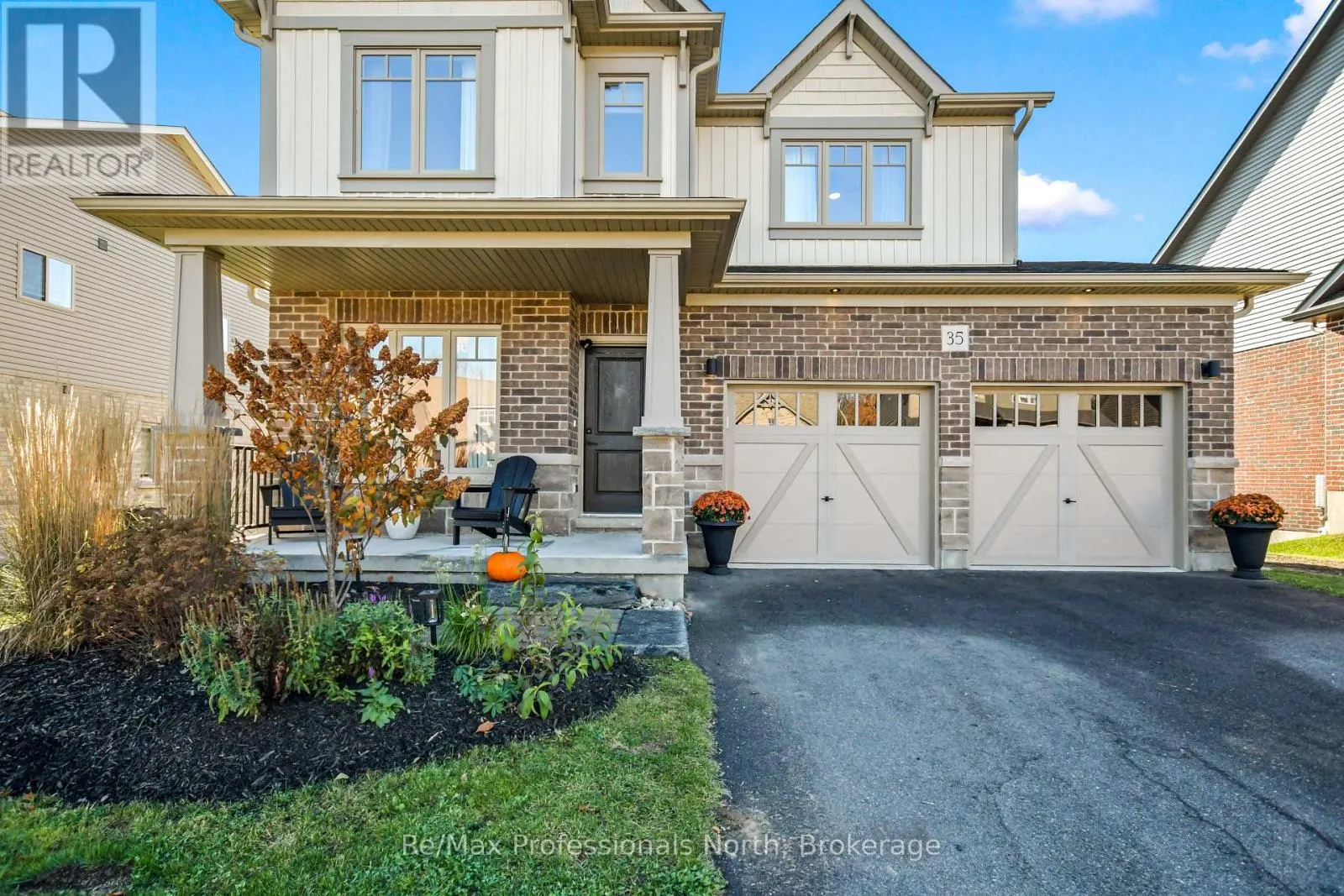 35 WOODSTREAM DRIVE