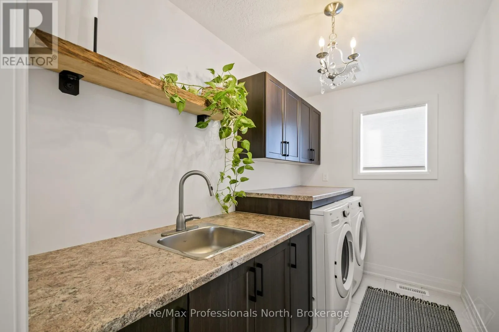 35 WOODSTREAM DRIVE