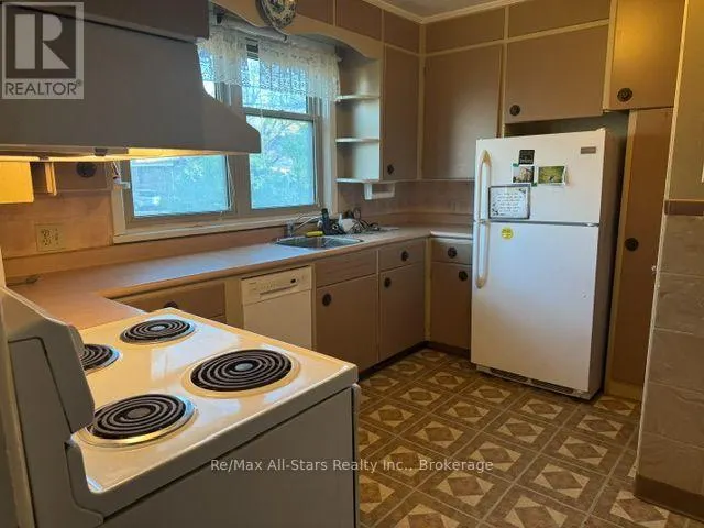 101 COLBORNE STREET W