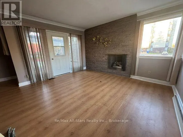 101 COLBORNE STREET W
