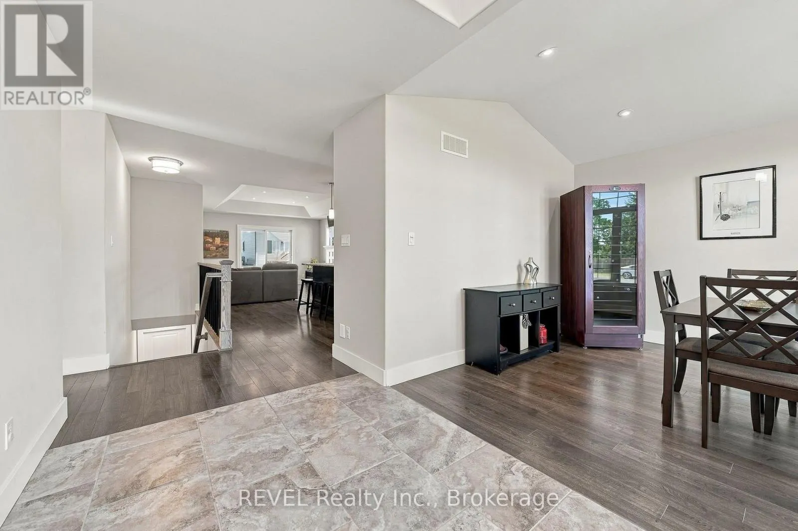 64 SIENNA AVENUE
