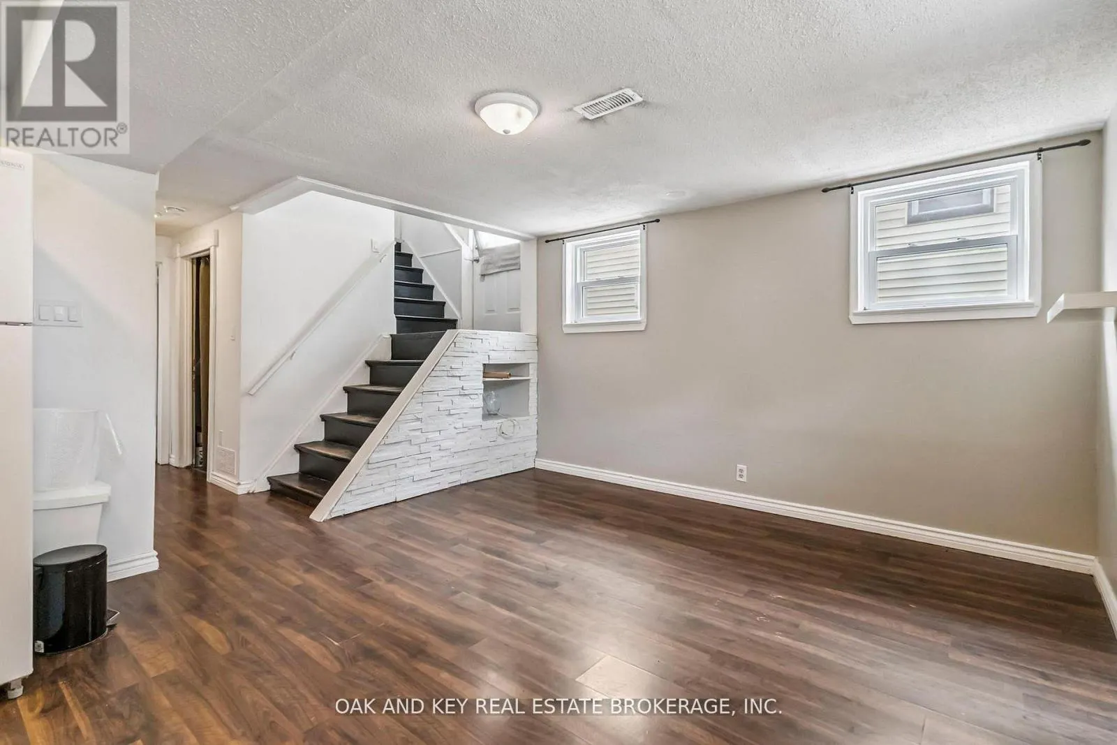 487 BURBROOK PLACE