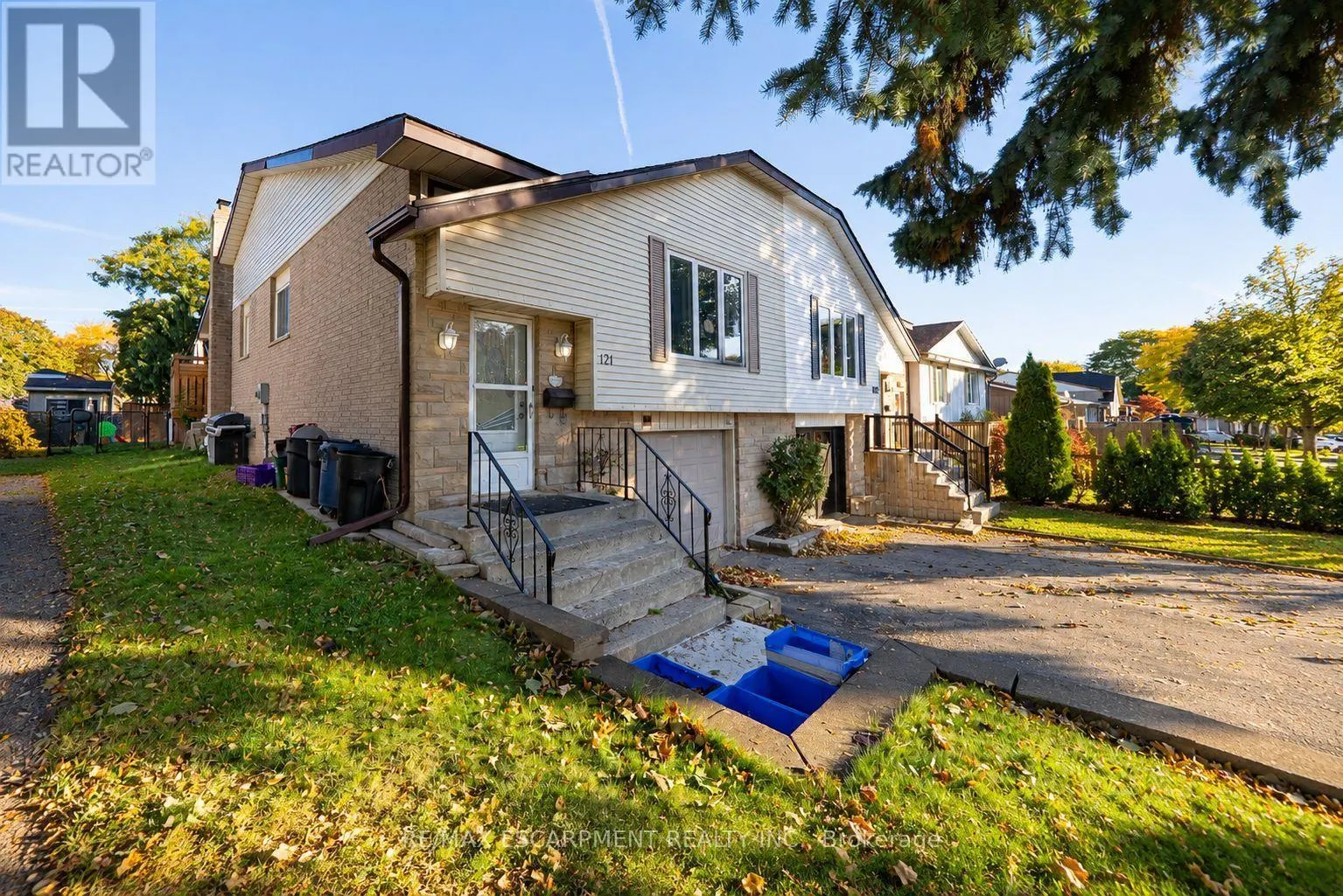 121 ASHGROVE AVENUE